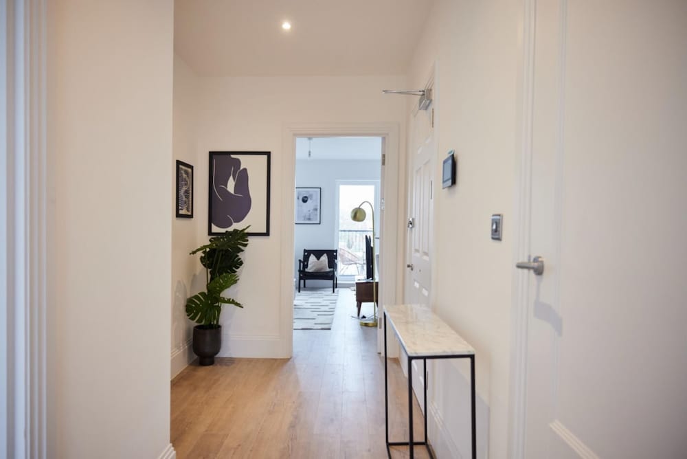 Wembley Vacations - The Wembley Park Corner - Classy 2bdr Flat With Balcony - Property Image 6