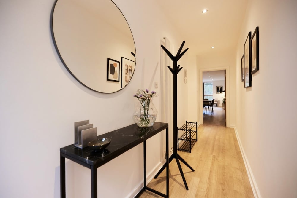 The Putney Escape - Trendy 2bdr Flat With Terrace Parking