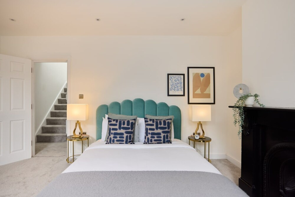 The Shepherd s Bush Wonder - Trendy 4bdr Home With Garden Terrace