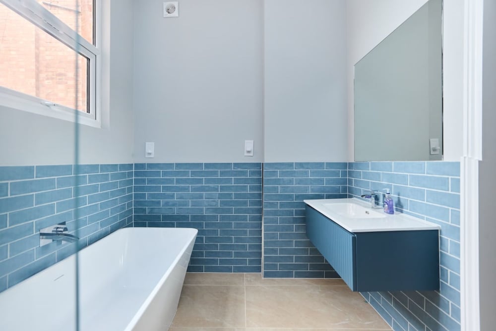 The Brondesbury Park - Sparkling 3bdr Flat With Garden