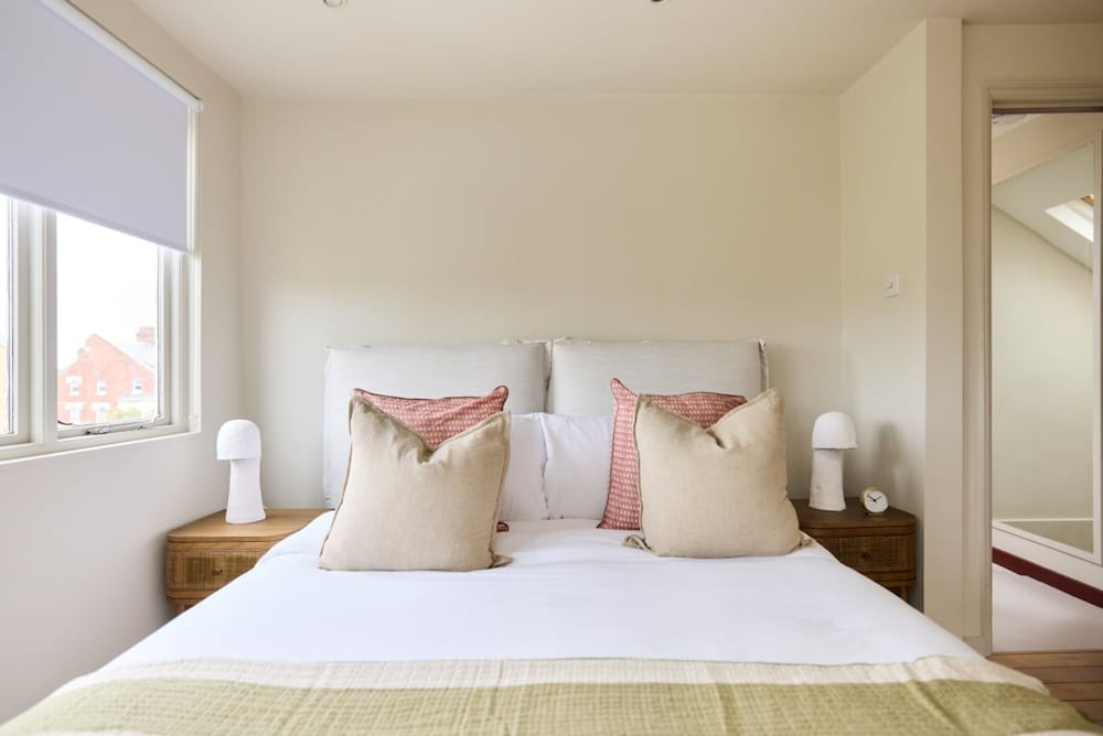 The Kilburn Arms Crib - Chic 2bdr House With Study Room