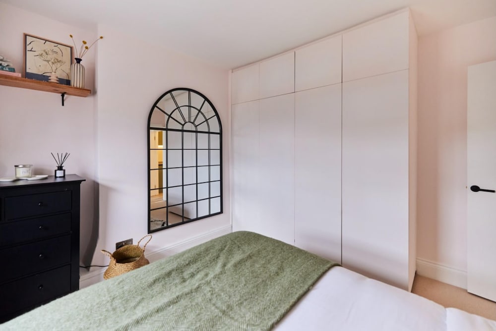 The North Notting Hill Crib - Bright 1bdr Flat