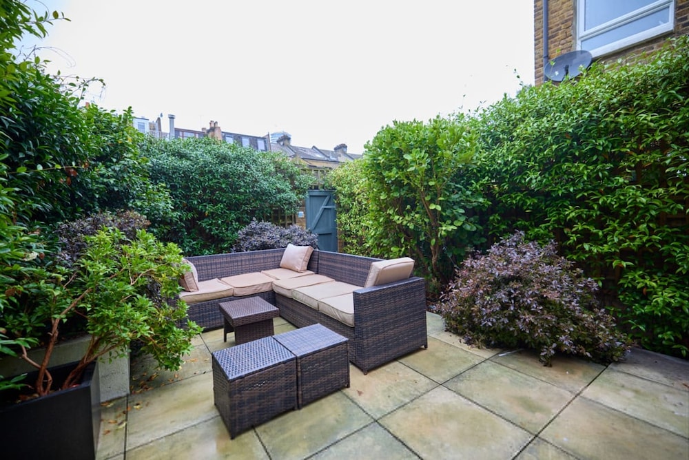 The Latimer Wonder - Stunning 5bdr House With Garden