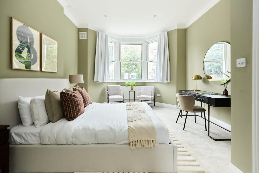 The Brondesbury Park - Sparkling 3bdr Flat With Garden