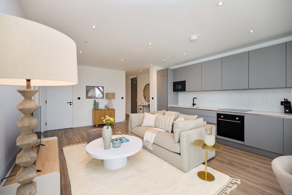 The Tottenham Scenery - Elegant 2bdr Flat With Balcony