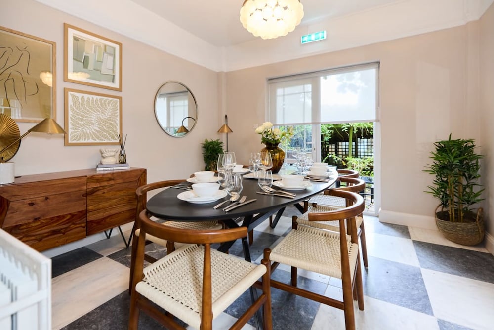 The River Cam Hideaway - Fabulous 6bdr House With Garden Plus Terrace view 3