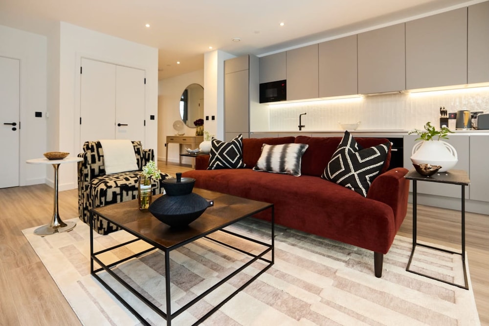 The Tottenham Hale Crib - Trendy 2bdr Flat With Balcony