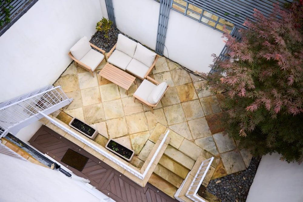 The Kensington Palace Hideout - Homely 5bdr House With Patio and Balcony