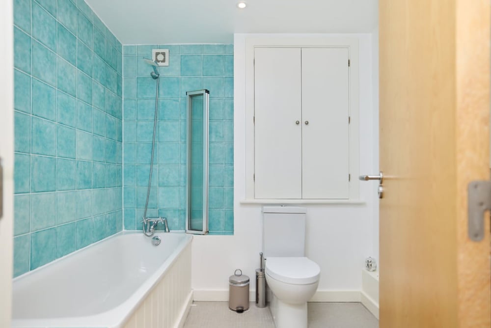 The Gwendolen Retreat - Inviting 2bdr Apartment With Balcony