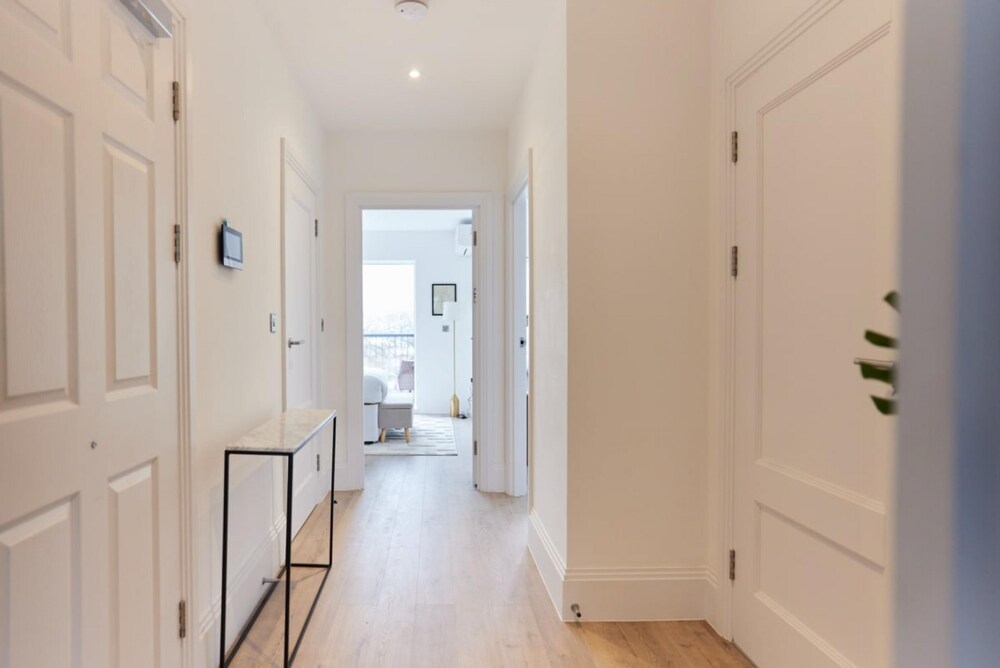 Wembley Vacations - The Wembley Park Corner - Classy 2bdr Flat With Balcony - Property Image 7