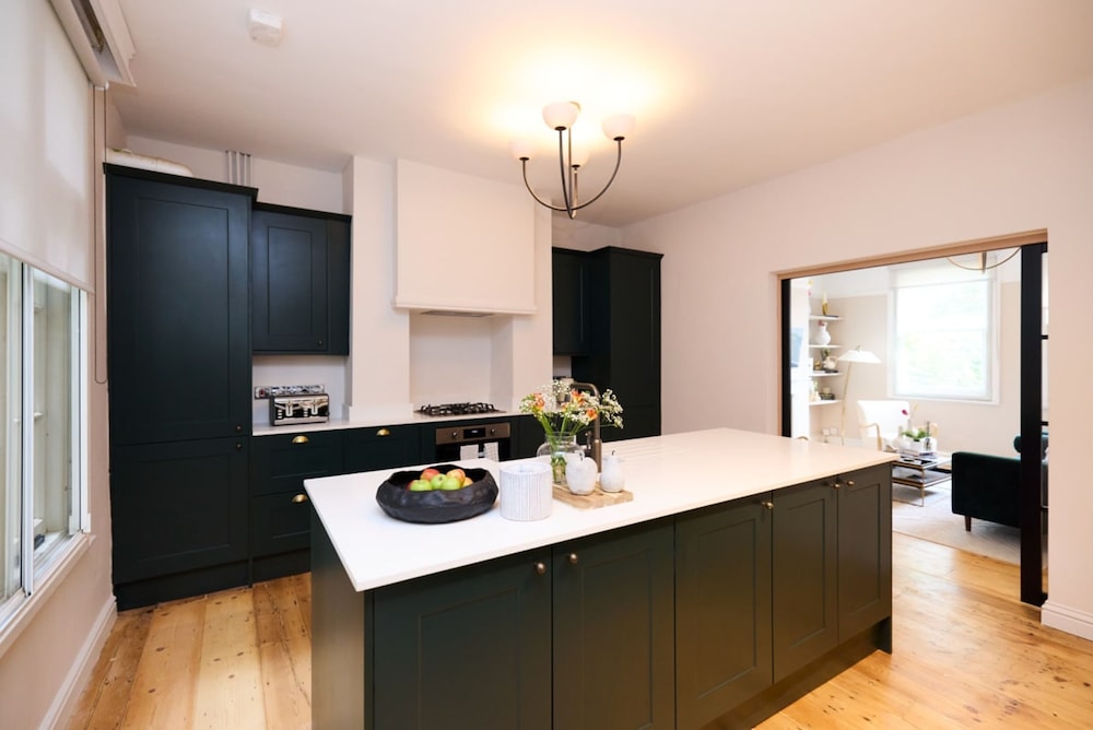 The River Cam Hideaway - Fabulous 6bdr House With Garden Plus Terrace view 2