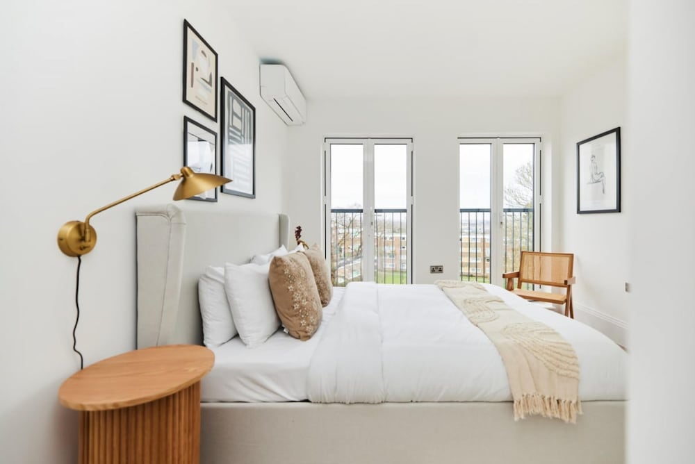Wembley Vacations - The Wembley Park Corner - Classy 2bdr Flat With Balcony - Property Image 2