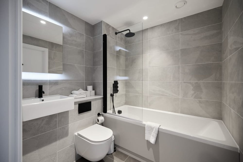The Tottenham Hale Crib - Trendy 2bdr Flat With Balcony photo 5