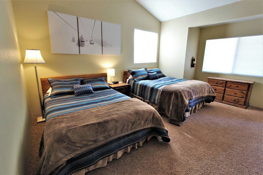 Summit Ski Shack