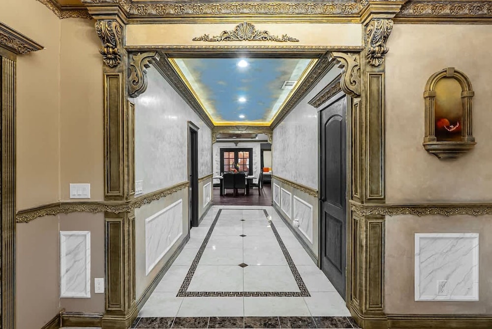 Stunning House wt 6Br 5bth SJ