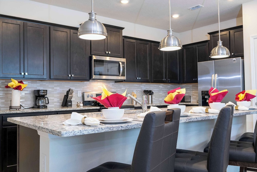 Luxury Private Pool & Themed Rooms Close To Disney 1282