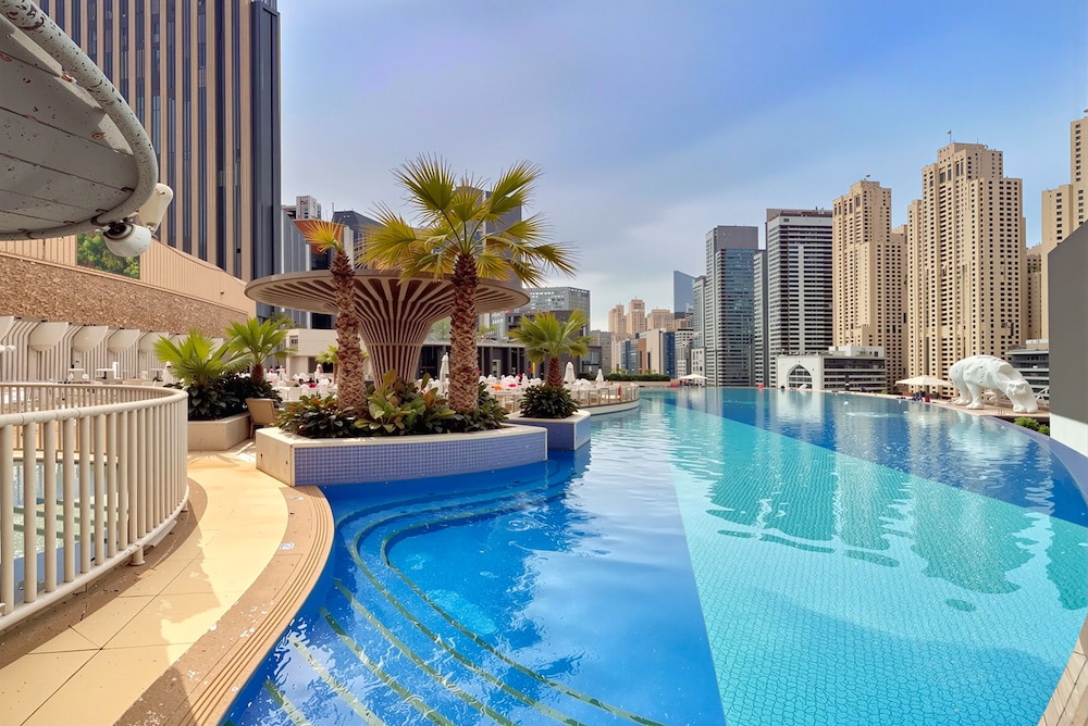 Marriott 1BR Apartment with Marina View