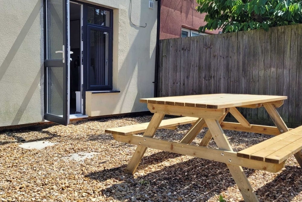 4BR Contractor Accommodation w 4 Bathroom