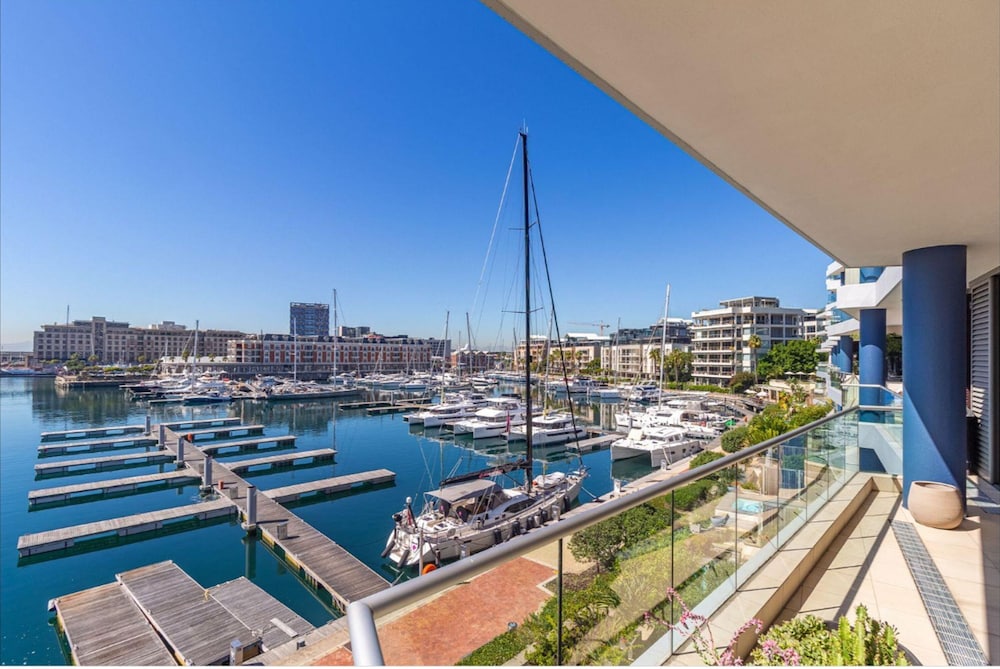 The Marina Family Penthouse - 704