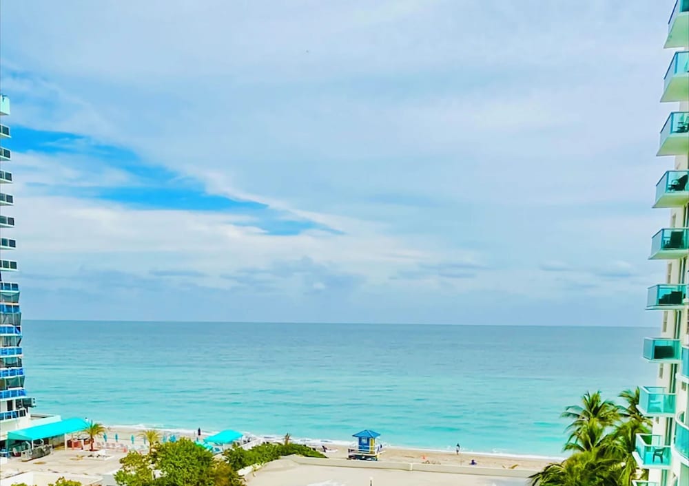 Heated Pools Beach Your Ideal Hollywood Stay
