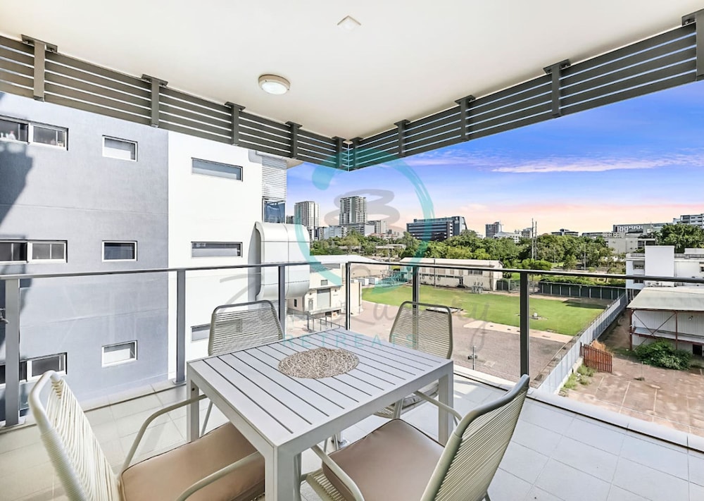 Townscape Vista Pool Gym Workspace Balcony - Image 1