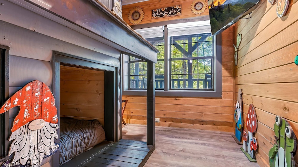 Adventure Awaits Mtn Views Arcade Pool Table Hot Tub