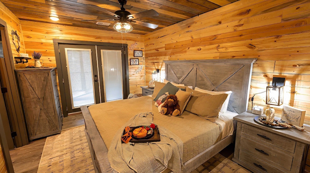 Bigfoot Bunkhouse Pool Views Theater Arcade Firepit Book Now