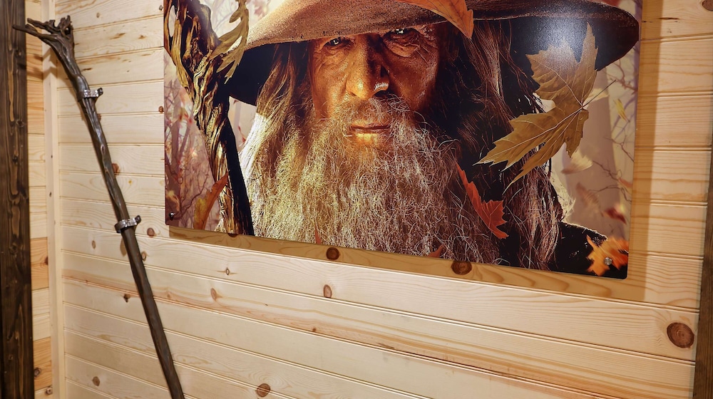 Gandalf s Getaway Indoor Pool Theater Arcade Firepit Book Now