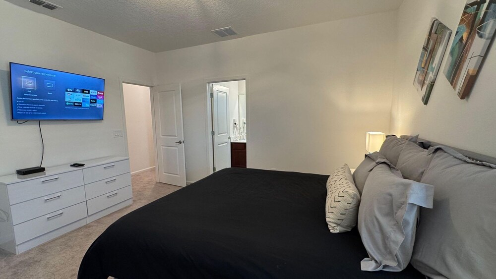 Family Friendly 12bd w Jacuzzi Veranda Palms 4401