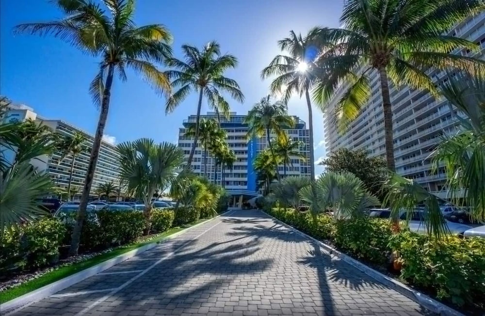 Beachfront Escape Pool Stunning Beach Views