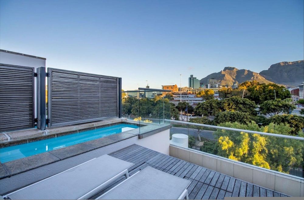 The Canal Three Bedroom Pool Duplex Penthouse 708