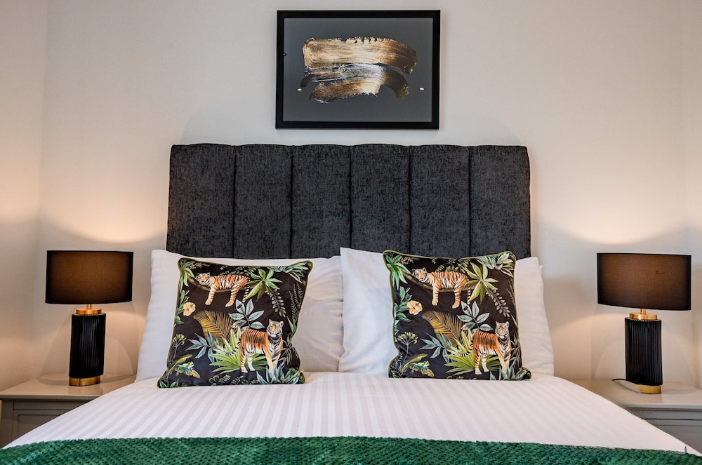 Host Stay Carlisle Road House