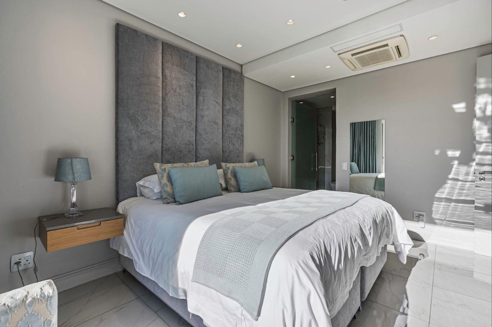 Waterfront Deluxe One Bedroom Apartment - 503