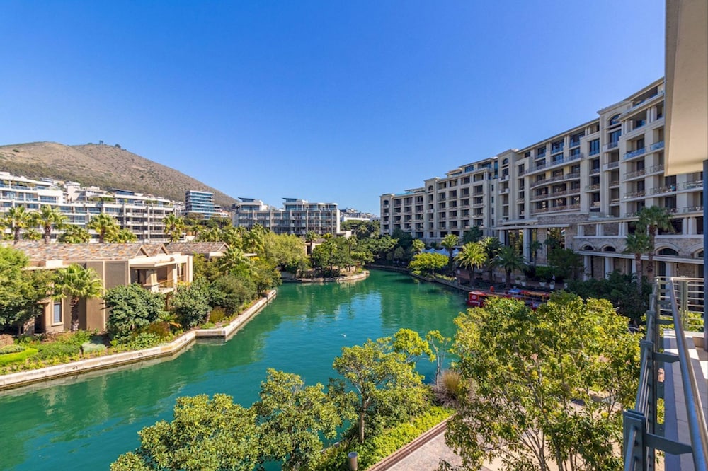 Executive Yacht View Two Bedroom Apartment - 409