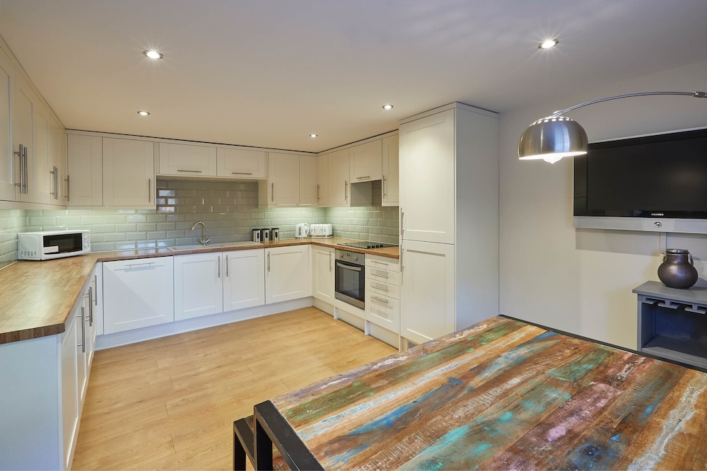 Host Stay Sitwell Cottage view 2
