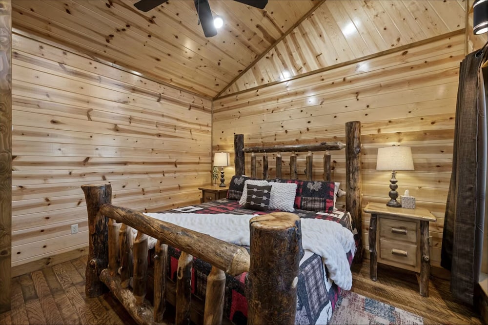 Three Bears Hideout Luxury Mountain Cabin Getaway for Families Groups
