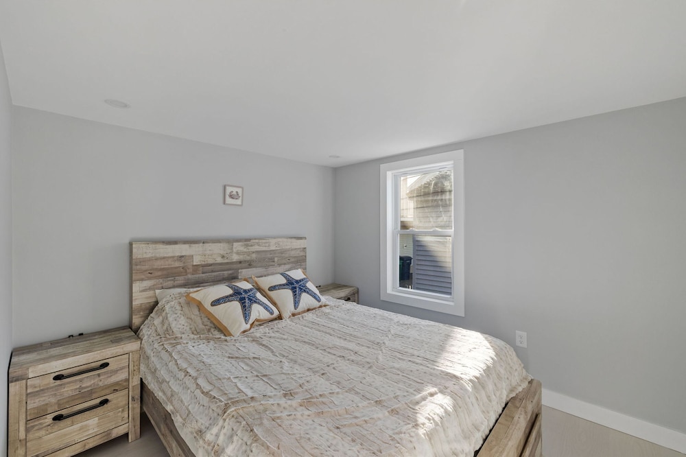 Modern Condo Perfect For Winter Rental