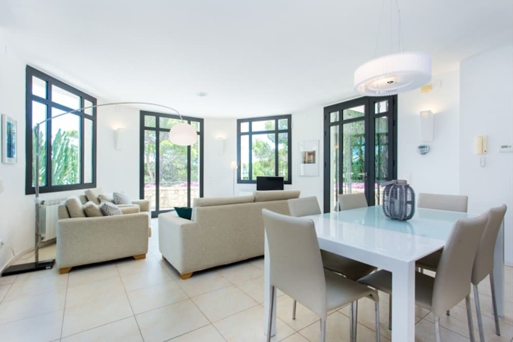 Th06 Villa in Miami Platja 6 Bedrooms
