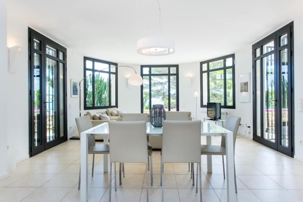 Th06 Villa in Miami Platja 6 Bedrooms