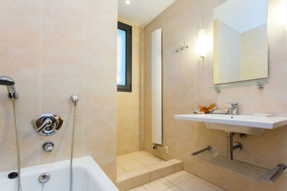 Th06 Villa in Miami Platja 6 Bedrooms