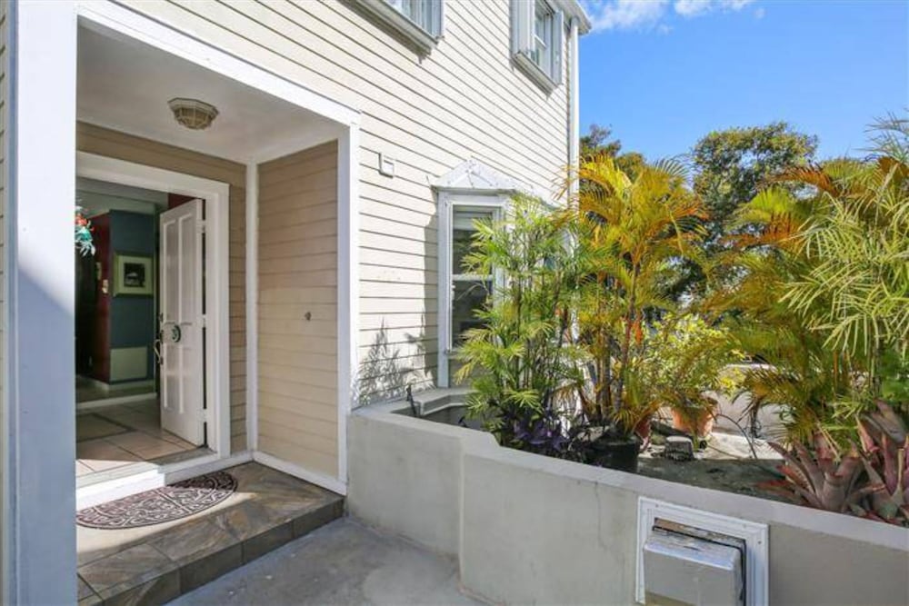 Duval Sea Turtle by Avantstay Great Location Close to Shops Shared Pool