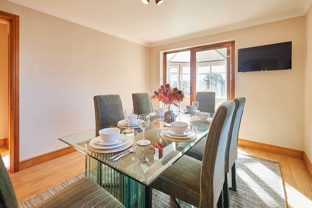 Host Stay Cherry Willows