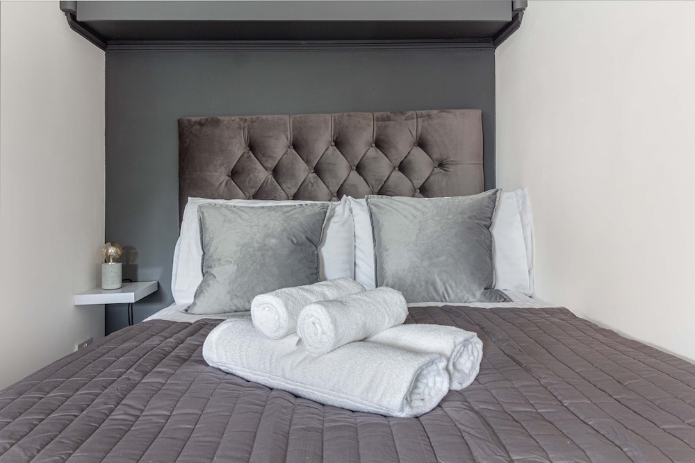Host Stay New Street Accommodation