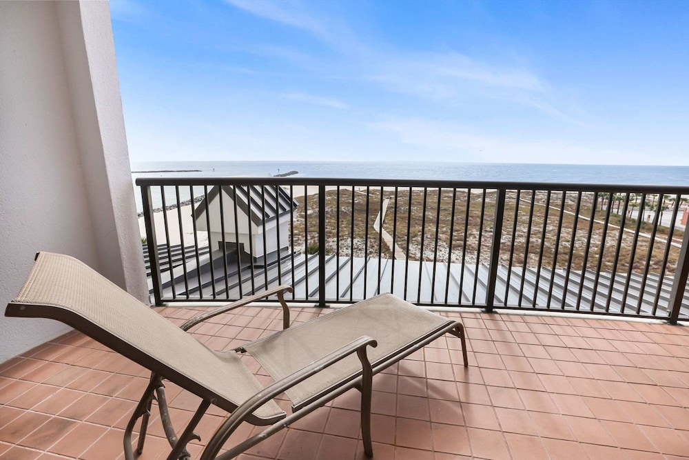 Grand Pointe 512 Gulf-front Stunning Views Top-notch Amenities