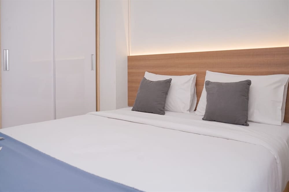 Minimalist Studio Room at Springwood Residence Tangerang Apartment