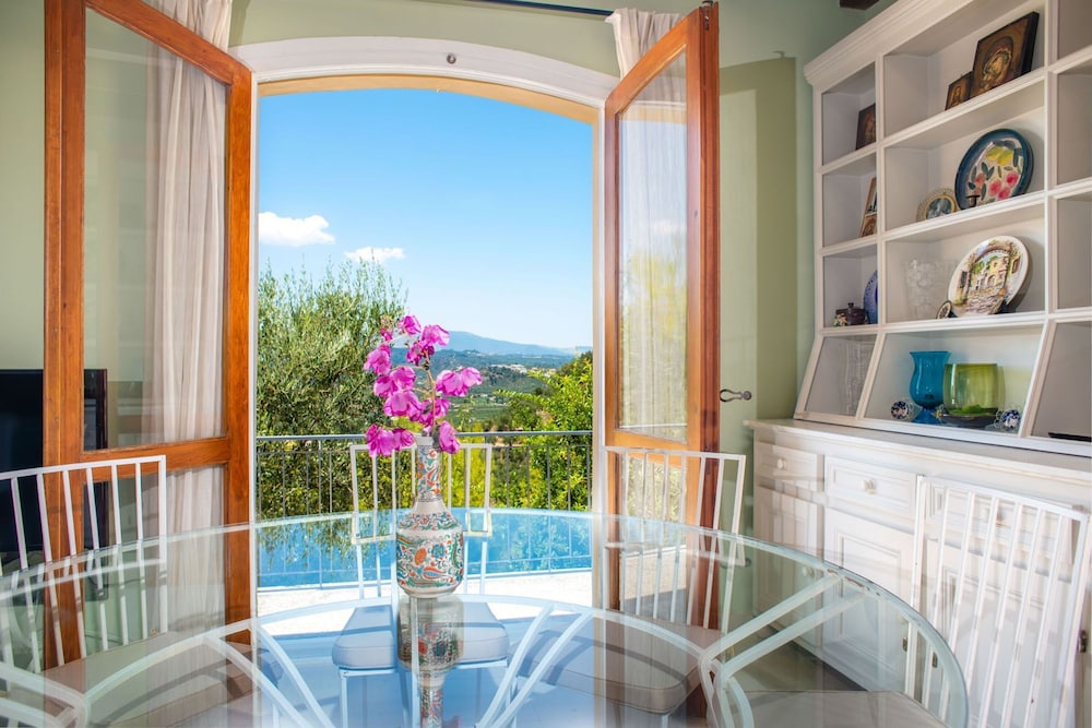 La Belle Villa - Family Retreat Magnificent View