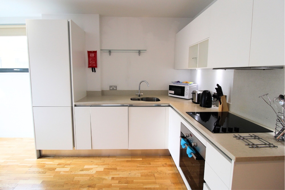 London Bridge – Tooley St by Viridian Apartments