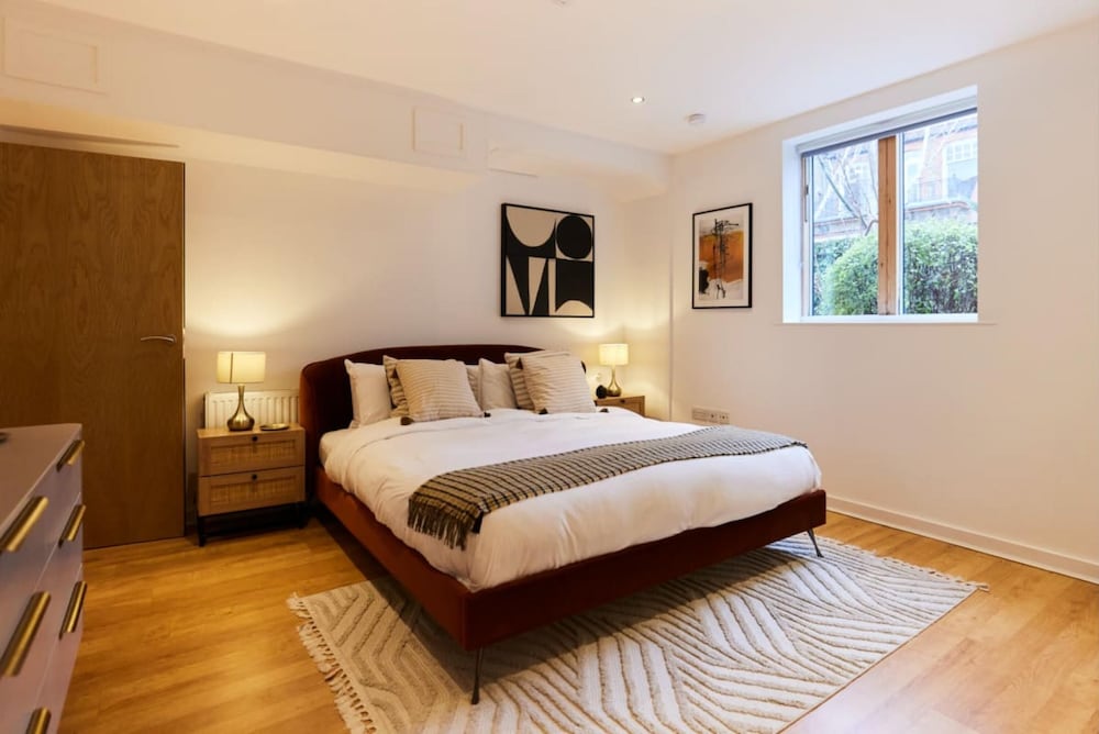 The Putney Escape - Trendy 2bdr Flat With Terrace Parking