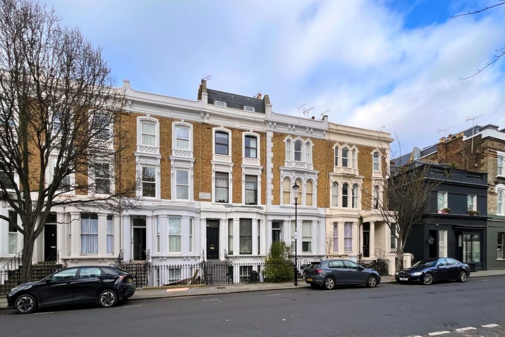 The North Notting Hill Crib - Bright 1bdr Flat