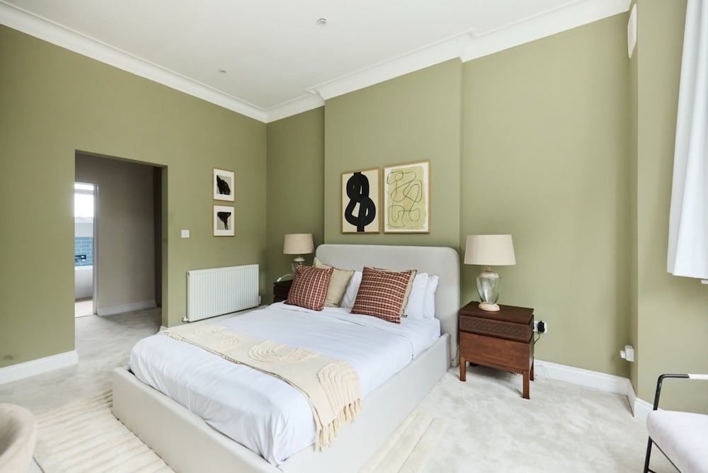 The Brondesbury Park - Sparkling 3bdr Flat With Garden
